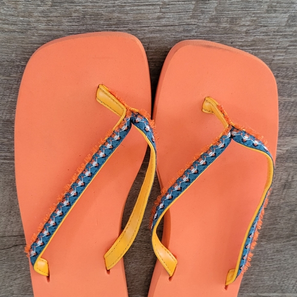 Sanuk size 5 flipflops Orange - Picture 2 of 3